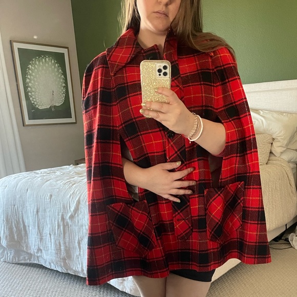 Vintage 1970’s Pendleton Wool Red Cape - Picture 9 of 12